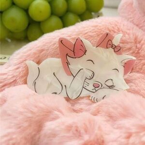 Marie Hair Claw Clip